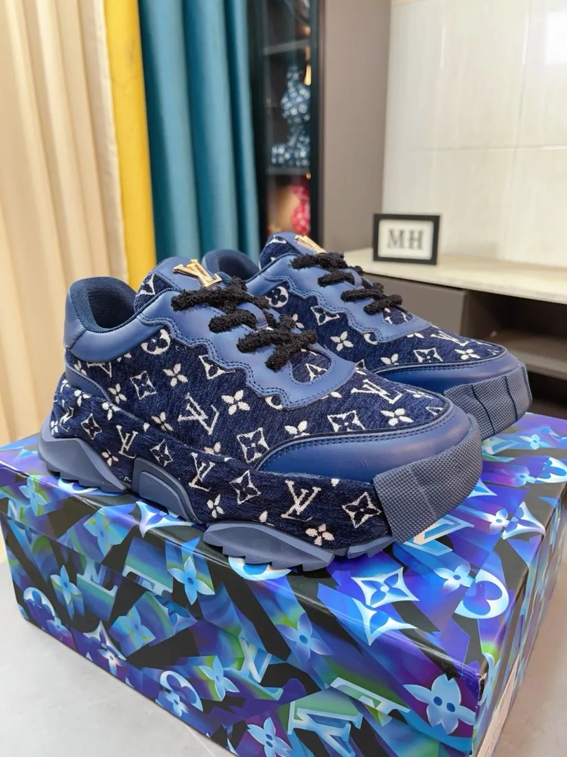 Men's men's shoes 💰580🌸🌸 LV style is novel and fashionable, the upper is made of imported cowhide + LV special materials! Super trendy design! It’s eye-catching! The leather is soft, delicate, shiny and translucent, showing the ultimate in pure handcraftsmanship, and the mesh is soft, comfortable and breathable! Size: 39-44 (38 45 customized)